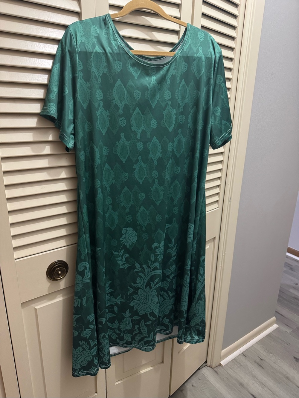 Teal Floral-Print Midi Dress with Short Sleeves